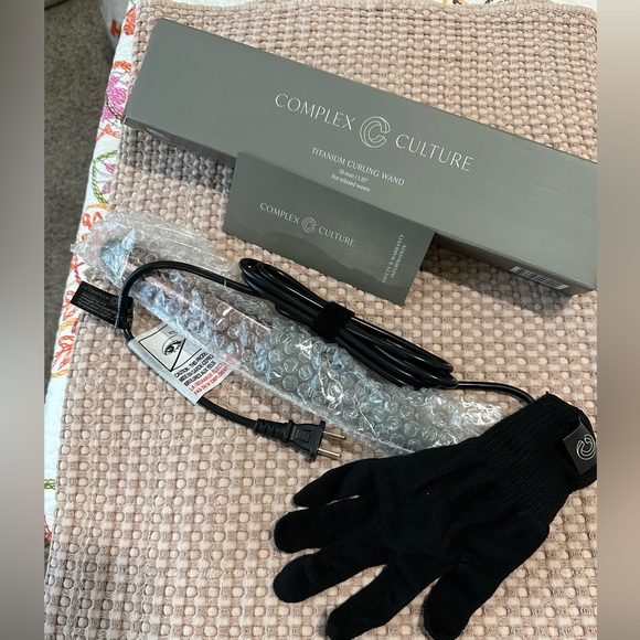 Complex Culture Titanium Curling Wand - Picture 3 of 7